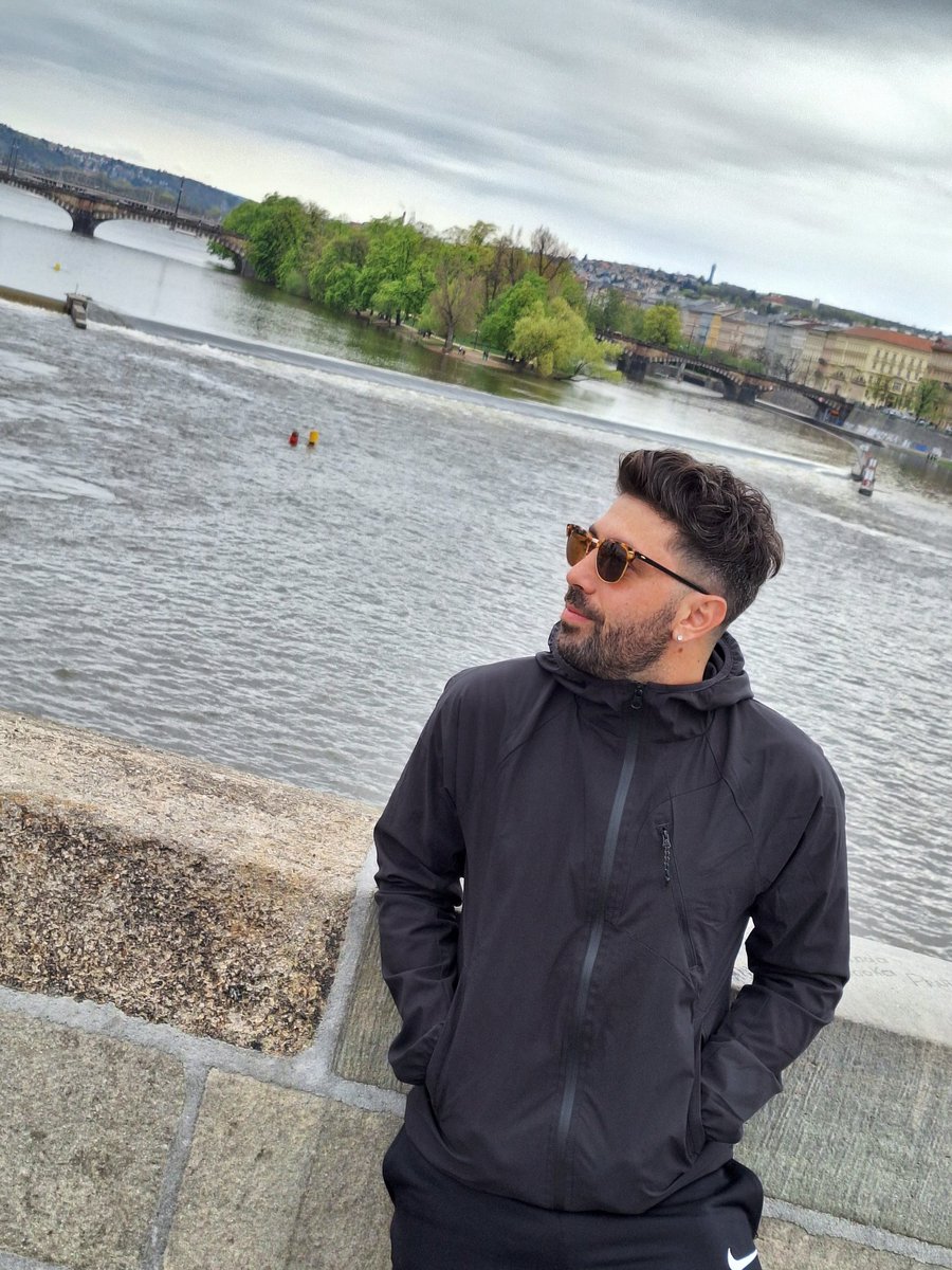 tanoriccio's tweet photo. Algún día imagine que podría realizar un viaje por Europa. Recorrer varias ciudades de diferentes países. Hacerlo con amigos que quiero. Bueno, les cuento que todo eso esta pasando y aun sigue la aventura... 

Feliz! ❤️ https://t.co/zl9BvuaaHH