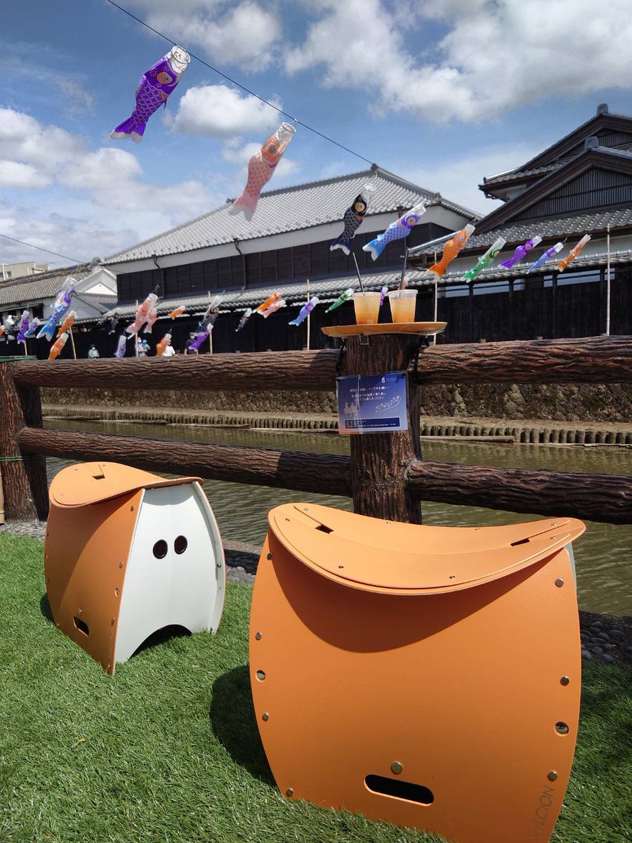 MejpsnitHawae's tweet photo. 座って休憩しながら巴波川の鯉のぼり眺めるのもいいですよ
社会実験で5月7日までやってます
楽しかった♡
いい天気☀️.°最高🌞😊🌞
#ウズマクリエイトブ
#かむかむとちぎ
#蔵の街
#巴波川 
#巴波川の鯉のぼり https://t.co/n0XKxrOFjO