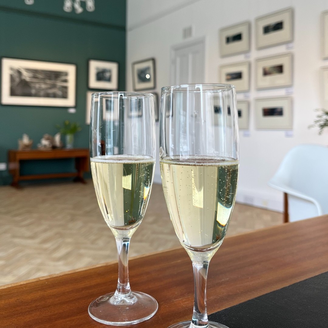 Come and join us today for the opening of our new exhibition, featuring BRYAN ANGUS, KITTY WATT and ceramics by WENNA CROCKATT.

View online at galleryheinzel.com/exhibitions/33… 

#aberdeen #printmaking #linoprint #etching #scottishart