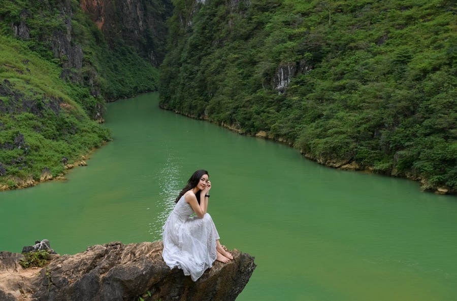 OneVivu's tweet photo. Bài viết tổng hợp những điểm check in Instagram hot nhất Hà Giang, giúp bạn có thêm nhiều gợi ý khi đến với xứ sở “Nơi Đá Nở Hoa”. Thưởng trọn vẻ đẹp vừa hoang sơ, vừa nên thơ và dịu dàng của vùng đất cao nguyên cằn cỗi.

https://t.co/XQdTpnGIpI https://t.co/e5Jyg2KnGA