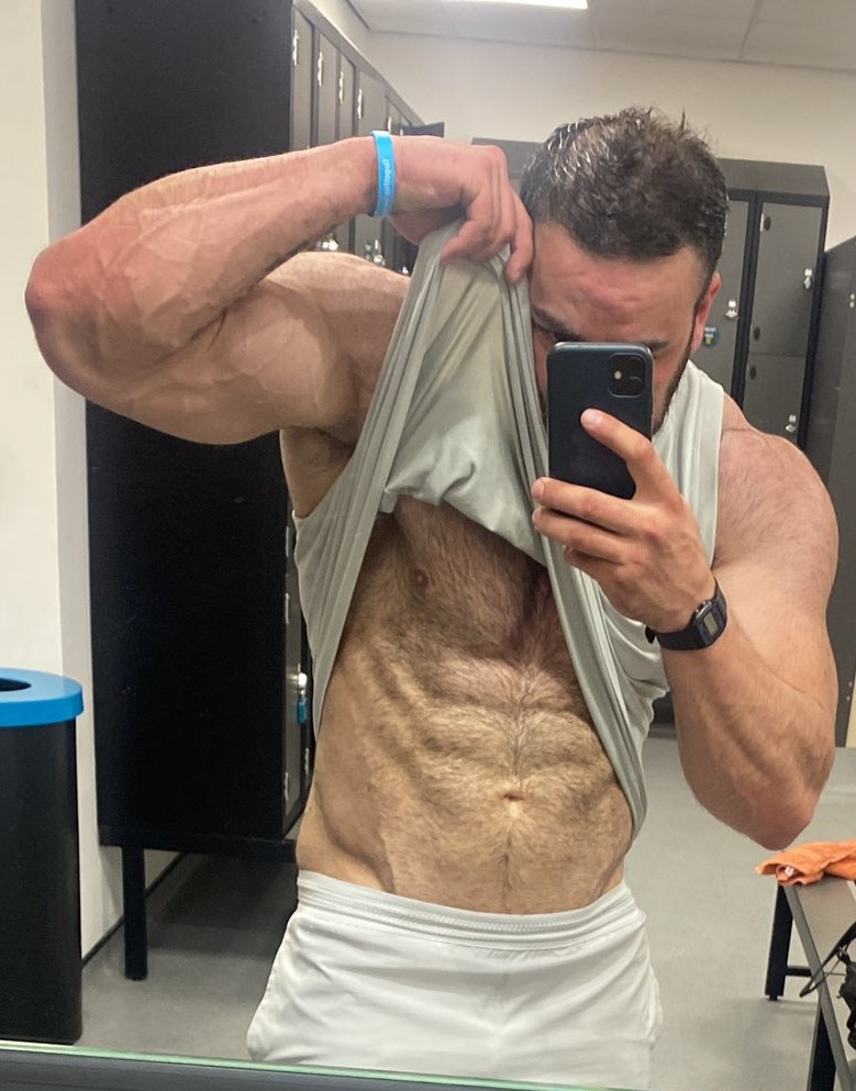 lopezsubdom's tweet photo. 🔥@thefindomking2 in Pics 1 &amp; 2 big STRONG HAIRY MUSCLES, THICK POWERFUL body. @TheFindomKingR U STRONGER, can U BEAT OVERPOWER @MasterAdonis1 in Pic 3 &amp; 4? Let's C who the more DOMINANT MASTER is by answering me first. https://t.co/1tnL5ZdMkg