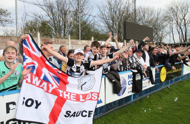 One last display at home this season 😍

Bring Everything you've got 👊

UP. THE. HEED 🏁