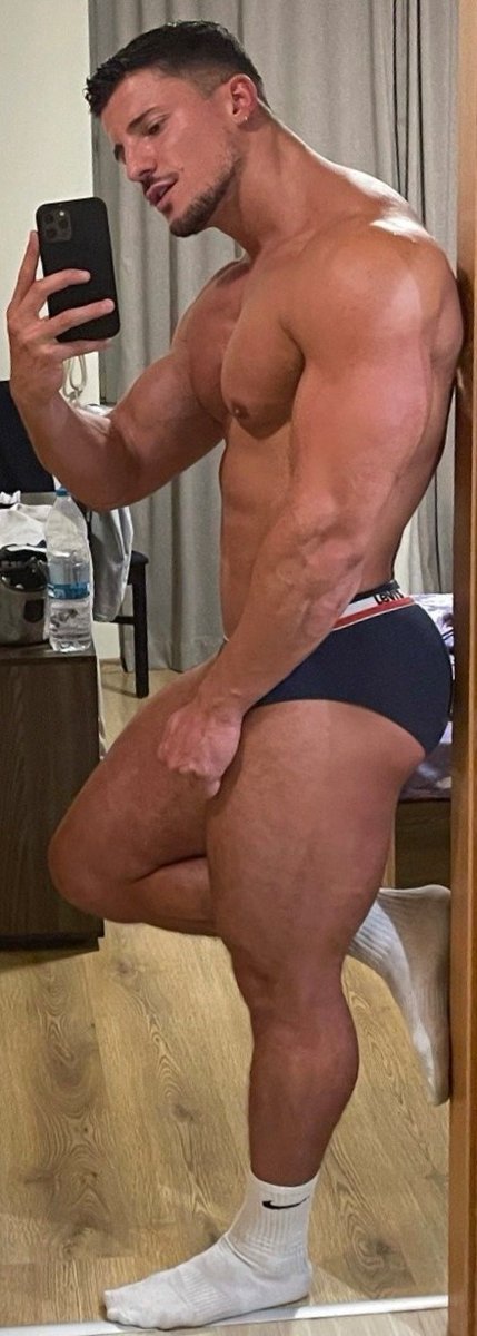 lopezsubdom's tweet photo. @TheFindomKing @TheFindomKing UR FEMINIINE receipt from LV. 95% client base R FEMALES. UR not ALPHA.  Show sports/strength MASCULINE. R U FEMININE?? I want 2 give U money 2 buy the same thing as my wife? @EvalsR @_big_lew @ClydeXLDom @daviclassic @diegomineiro_xl @victorfacundoo https://t.co/bjGB76zQTg