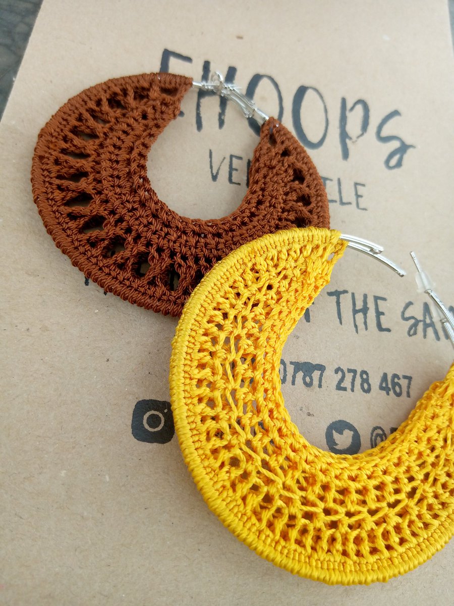 E_hoops's tweet photo. These are going out today and a friend decided to join in the picture taking. https://t.co/x6aYgo54gS