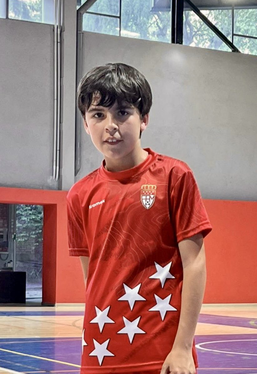 ClubPilaristas's tweet photo. Cuatro de nuestros jugadores estarán presentes en el campeonato de @rfef_futsal sub9 y sub11 que se disputará en Murcia del 3 al 7 de mayo. ¡Enhorabuena Eu, Inés, Álvaro y Juan!
¡A disfrutarlo y a por todas!
#123Pilar #PilaristasNuncaSeRinde #VamosMadrid https://t.co/nkY9ljAuhU