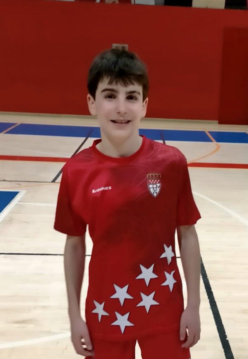 ClubPilaristas's tweet photo. Cuatro de nuestros jugadores estarán presentes en el campeonato de @rfef_futsal sub9 y sub11 que se disputará en Murcia del 3 al 7 de mayo. ¡Enhorabuena Eu, Inés, Álvaro y Juan!
¡A disfrutarlo y a por todas!
#123Pilar #PilaristasNuncaSeRinde #VamosMadrid https://t.co/nkY9ljAuhU