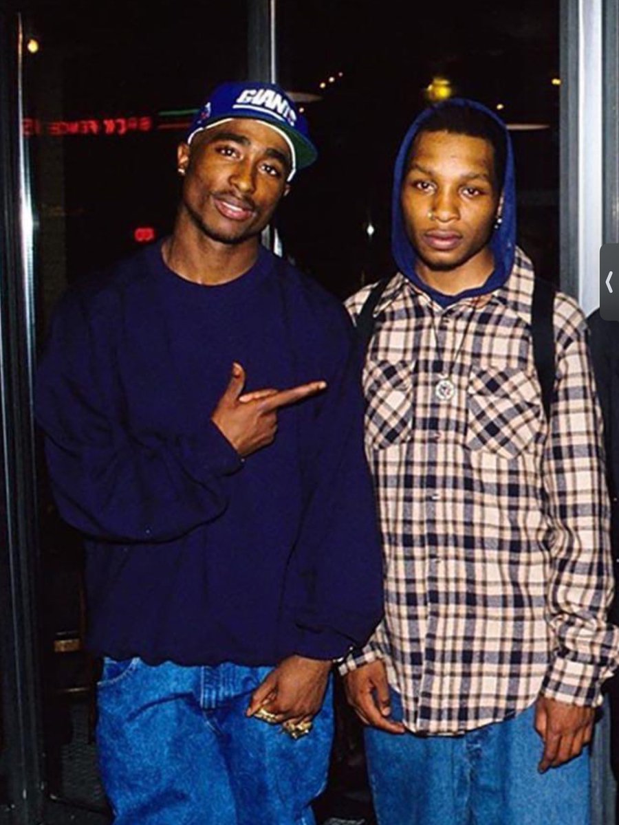 LuckyovLegends's tweet photo. Del &amp; a fan. https://t.co/I0sbjCZ3mf