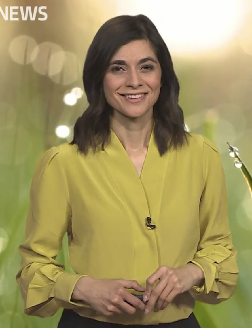 FanVerasamy's tweet photo. Absolutely amazing in this new yellow top #lucyweather https://t.co/UVlznpkoGq