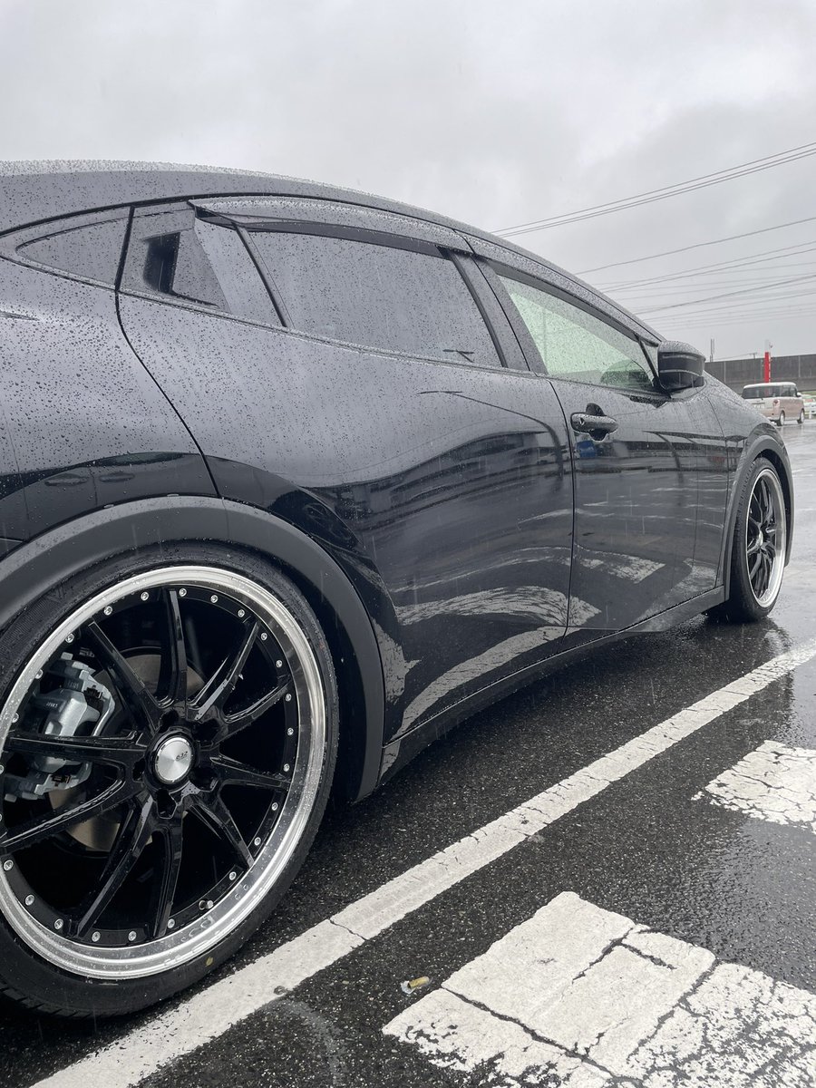 taka_8877888's tweet photo. カスタマイズ🚗完了✌️
いい感じです
セキュリティもOK👌
あいにく雨☔☔☔
#プリウス
#TEIN
#オートセキュリティーエナジー
#PLCAR https://t.co/kII2ZeuZHp