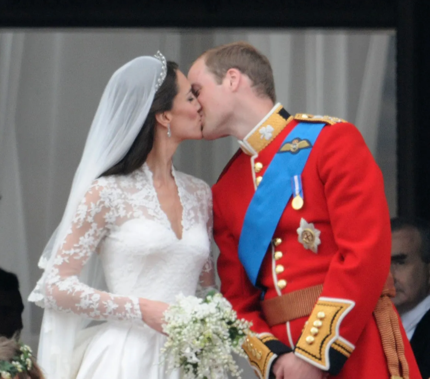 Tatlermagazine's tweet photo. Wishing a very happy 12th wedding anniversary to the Prince and Princess of Wales! https://t.co/A1cvOBYwPH https://t.co/ft8dl7owqH