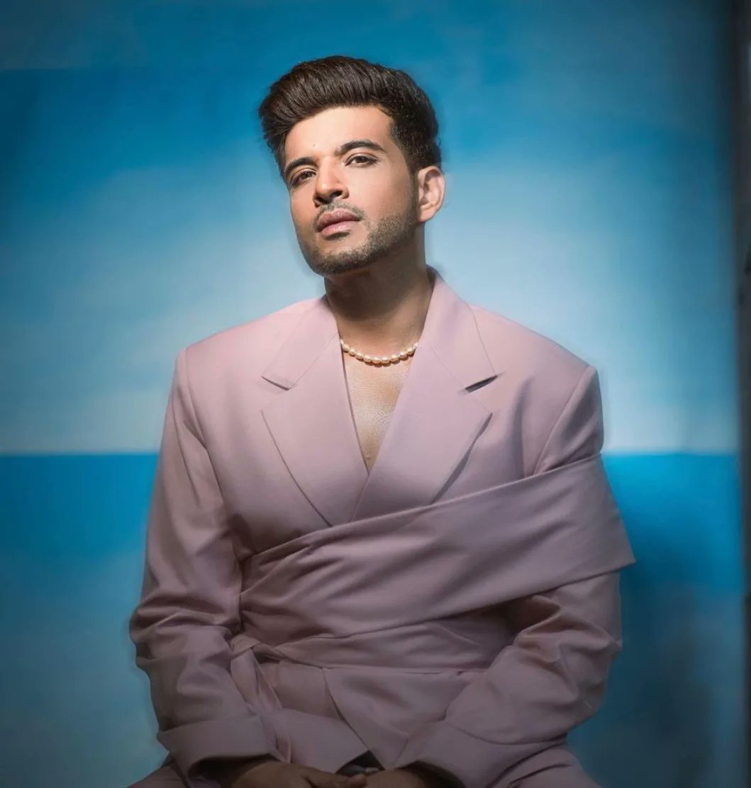 BollySpy's tweet photo. Actor #KaranKundrra looks handsome in a pink suit 💖 
Killing it &amp; how!

@kkundrra #KaranKundrraSquad https://t.co/50he8FeJbr