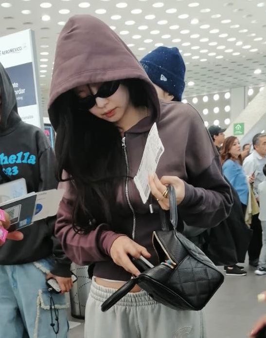 ruthjean104's tweet photo. JENNIE
#JENNIE #JENNIEinMEXICO #JENNIECOACHELLA #JENNIE_SOLO #BLACKPINK #BLACKPINK_WORLDTOUR https://t.co/Zz5FRWqC3w