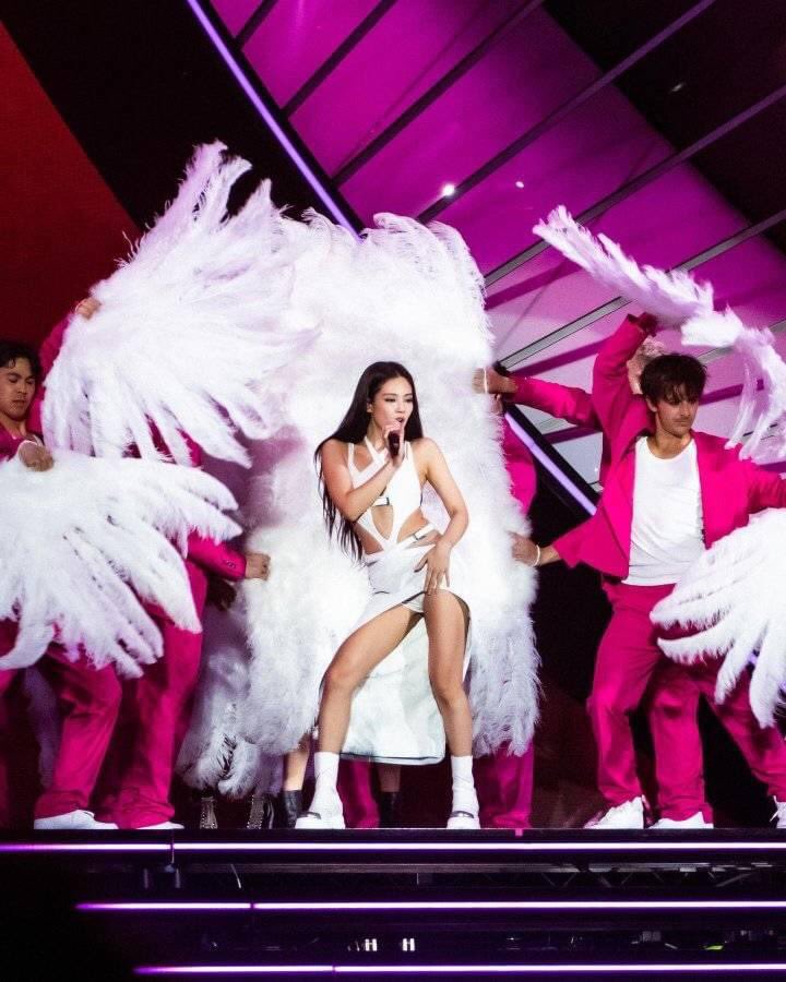 ruthjean104's tweet photo. JENNIE
#JENNIE #JENNIEinMEXICO #JENNIECOACHELLA #JENNIE_SOLO #BLACKPINK #BLACKPINK_WORLDTOUR https://t.co/Zz5FRWqC3w
