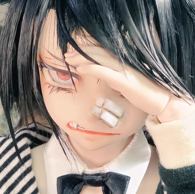 盛りの段差が目立つので、ちっちゃいガーゼテープ作りました。