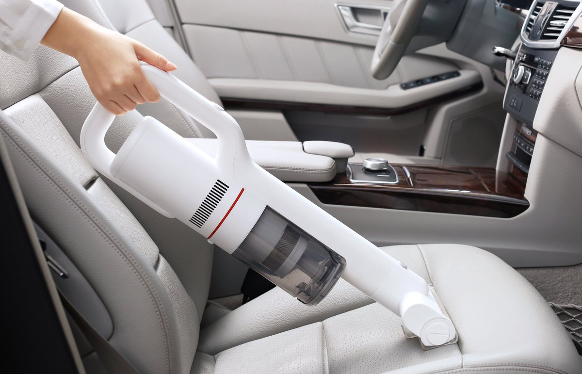 RoidmiInd's tweet photo. Let's face it, cars can get pretty messy, especially if you're constantly on the go. That's why we've developed a portable vacuum cleaner that you can take with you anywhere you go. #PortableVacuumCleaner #CarCleaning #SpotlessRide #EasyToUse #PowerfulSuction https://t.co/M7i3OCYYGk