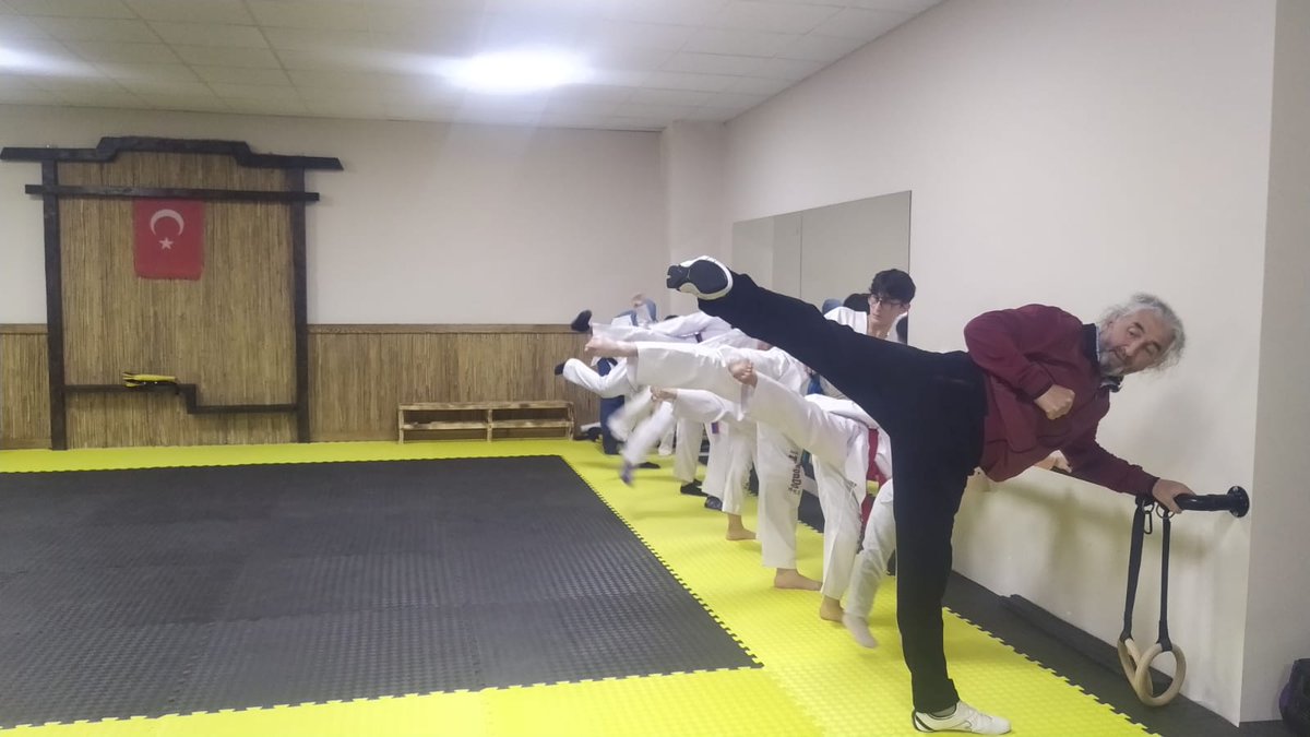 KADIRBAS's tweet photo. Taekwondo çalışmalarımız devam ediyor. Sancaktepe Samandrada Denge Tower iş merkezinde
Blue Academy Spor Kulübü https://t.co/XkOpTPMrWM