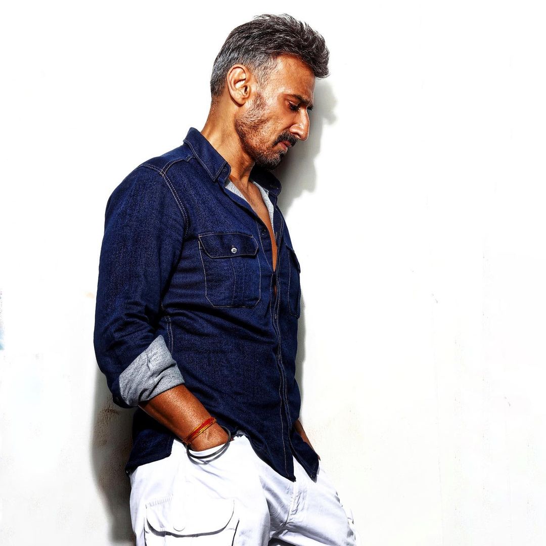 highletins's tweet photo. #SaturdayMotivation = #RahulDev 😎🔥💪

He is an example of age doesn't matter, if you want to stay fit you can do it. Swipe and checkout.

Be inspired, and stay motivated!

@RahulDevRising #Highletins #News #Viral #Trending https://t.co/Tk61GtY1HI