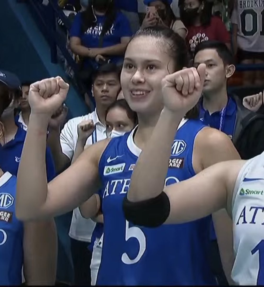 gae4_maris's tweet photo. RT @volleytiger: Happy to see Vanie Gandler smiling!!! Excited to see you play in the pros!!! Go Vanie! 💪🏼 https://t.co/lqOJ8afRYb