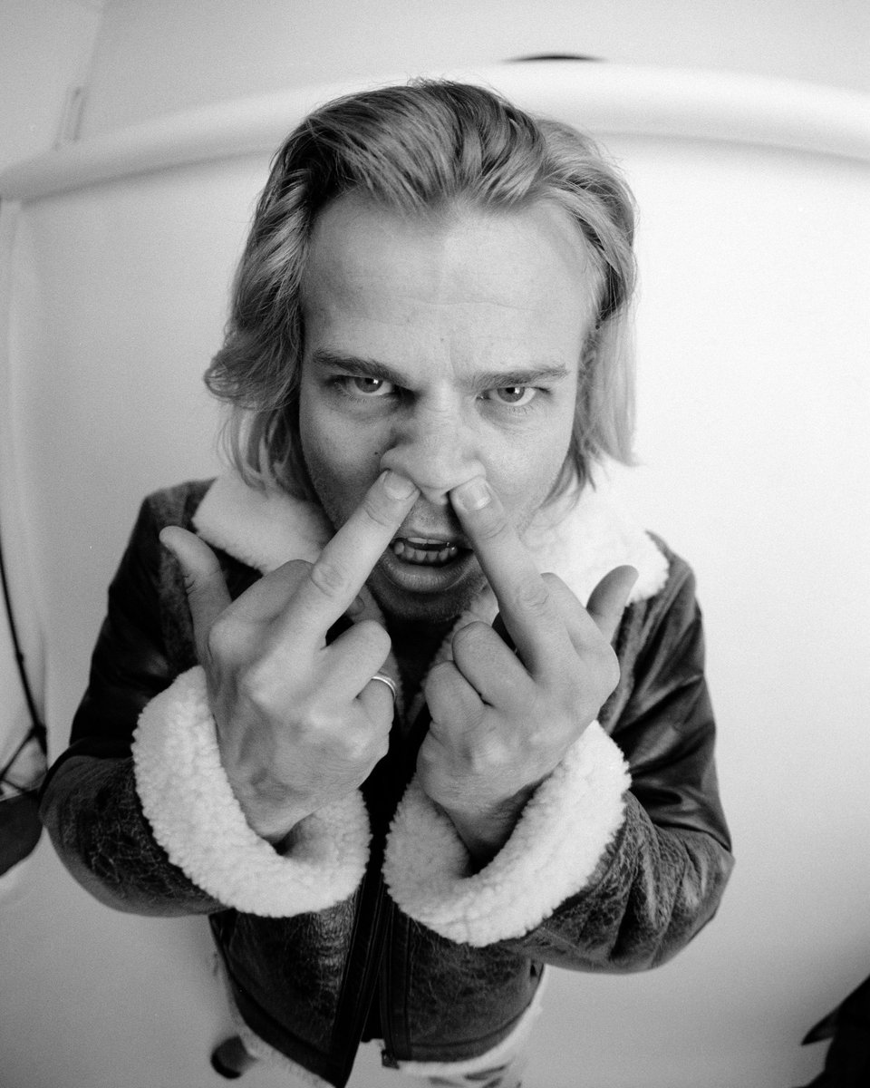 TheNewTwentys's tweet photo. Fun Fact: I can blow bubbles out of my mouth without any soap 🧼 @ChrisBourne  

📸 Ricky Marro https://t.co/9Np6hwPG0m