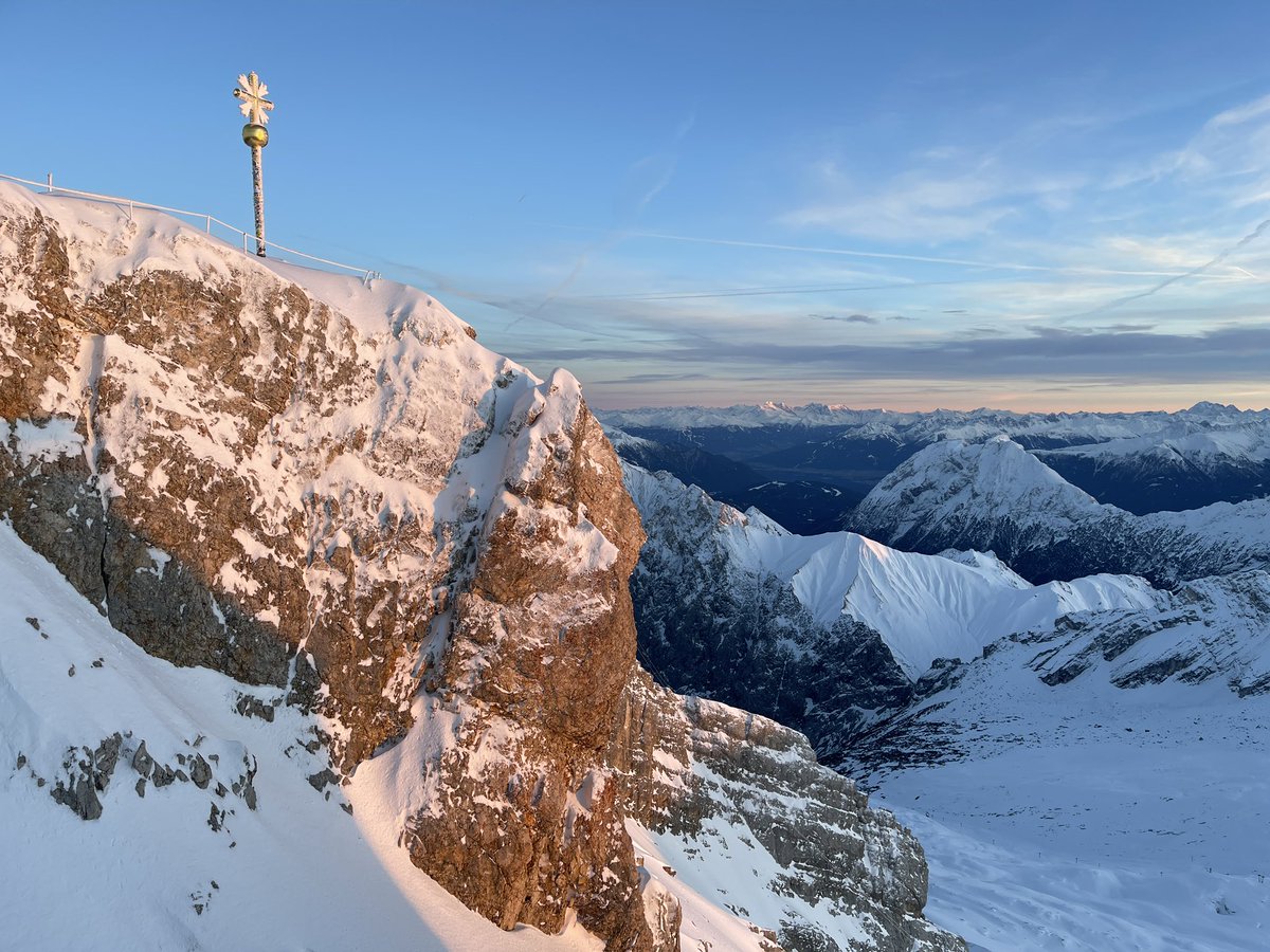 ScenicPoems's tweet photo. At the Top of Germany, the world feels small,
The worries of life, seem to fade and fall,
The ascent of Zugspitze, journey of the brave,
A test of endurance, that the worthy will crave.
#Germany 🇩🇪 #Zugspitze #TopOfGermany 2962 m / 9718 ft https://t.co/EwtYC0iiV1