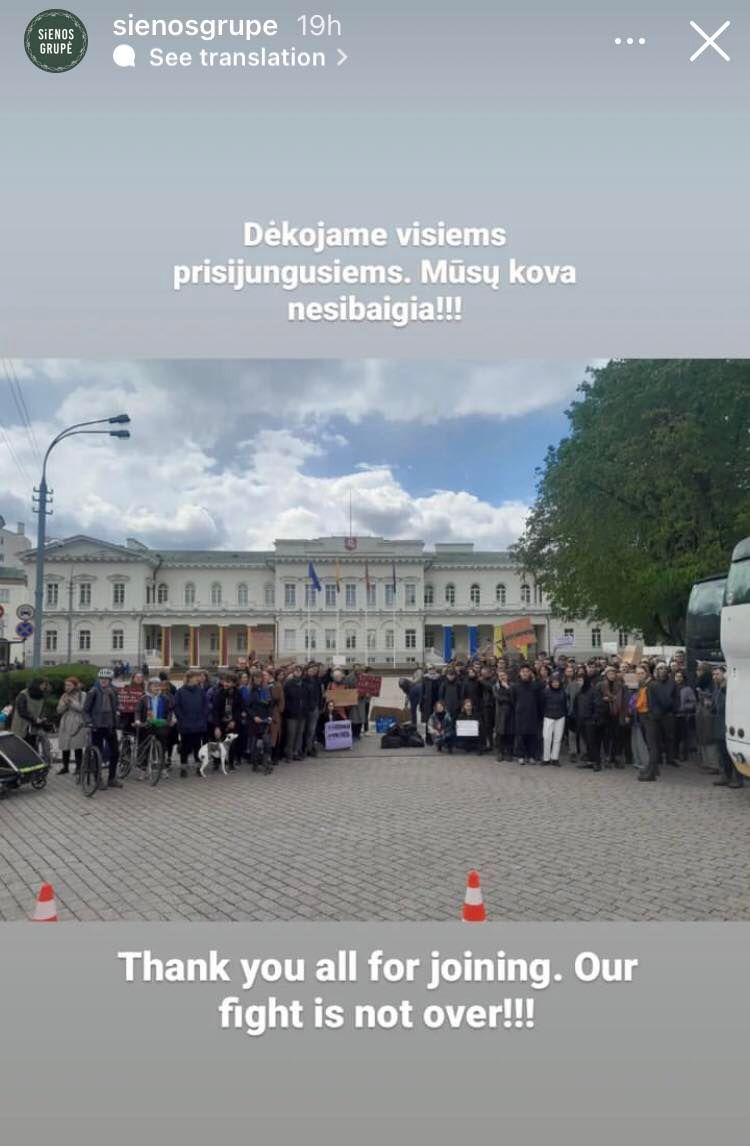 Yesterday we played football over the barbed wire in front of Lithuania's presidential palace. That was our protest against the cynical legalisation of migrant pushbacks and the ' human ping-pong' at the border. All my love today for activists and #sienosgrupe