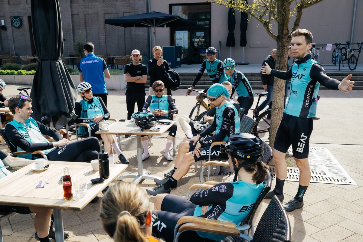 Bouwen aan onze droom om de profsport van ons allemaal te maken. Zondag staan we met 35 BEAT Renners aan de start van de UCI Gravel Fondo Limburg. 

Liefhebbers, amateurs én profs. Het BEAT Offroad Team groeit en groeit🚀

#amBEATie