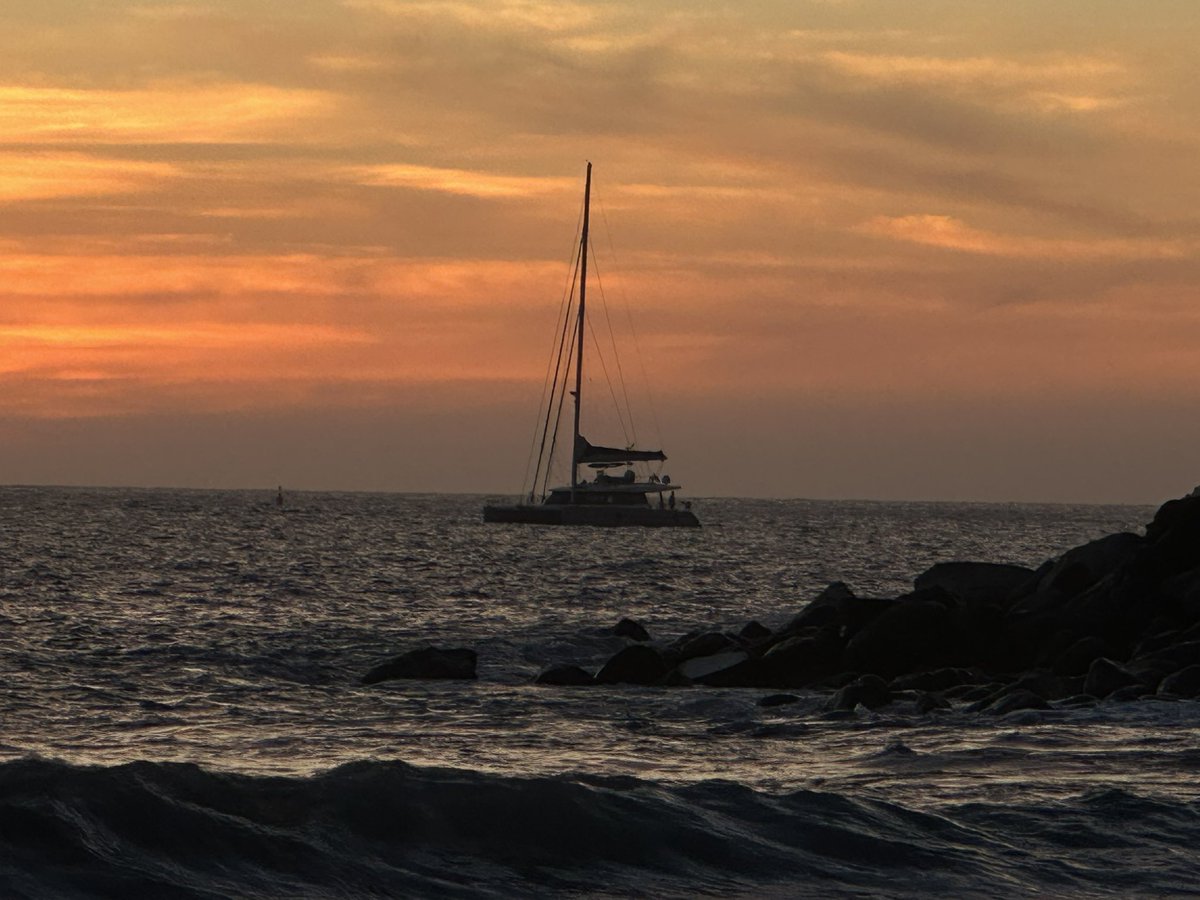 More of the #sunset, #hotel #ValleTaurito.

#beach #Strand #sundown #dawn #Sonnenuntergang #ocean #sea #Meer #girl #beachgirl #ParadiseHotel #tropical #vacation #trip #travel #Reise #Holliday #urlaub #Canaries #CanaryIslands #Canary #GranCanaria #island #Taurito #Spain #Spanien