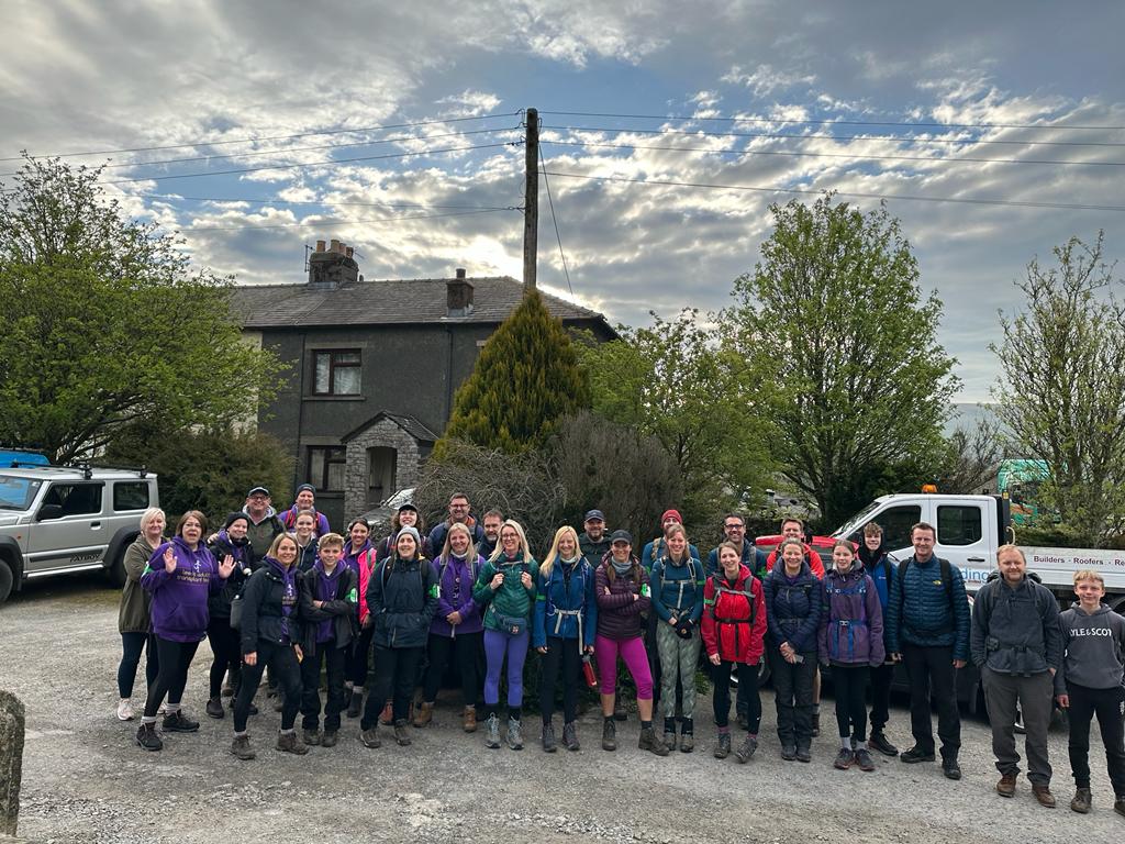 LDShospcharity's tweet image. Our team - including members of @LeedsHospitals staff and @SSAArchitecture - are on their way on the epic Yorkshire 1-2-3 Peaks Challenge this morning!