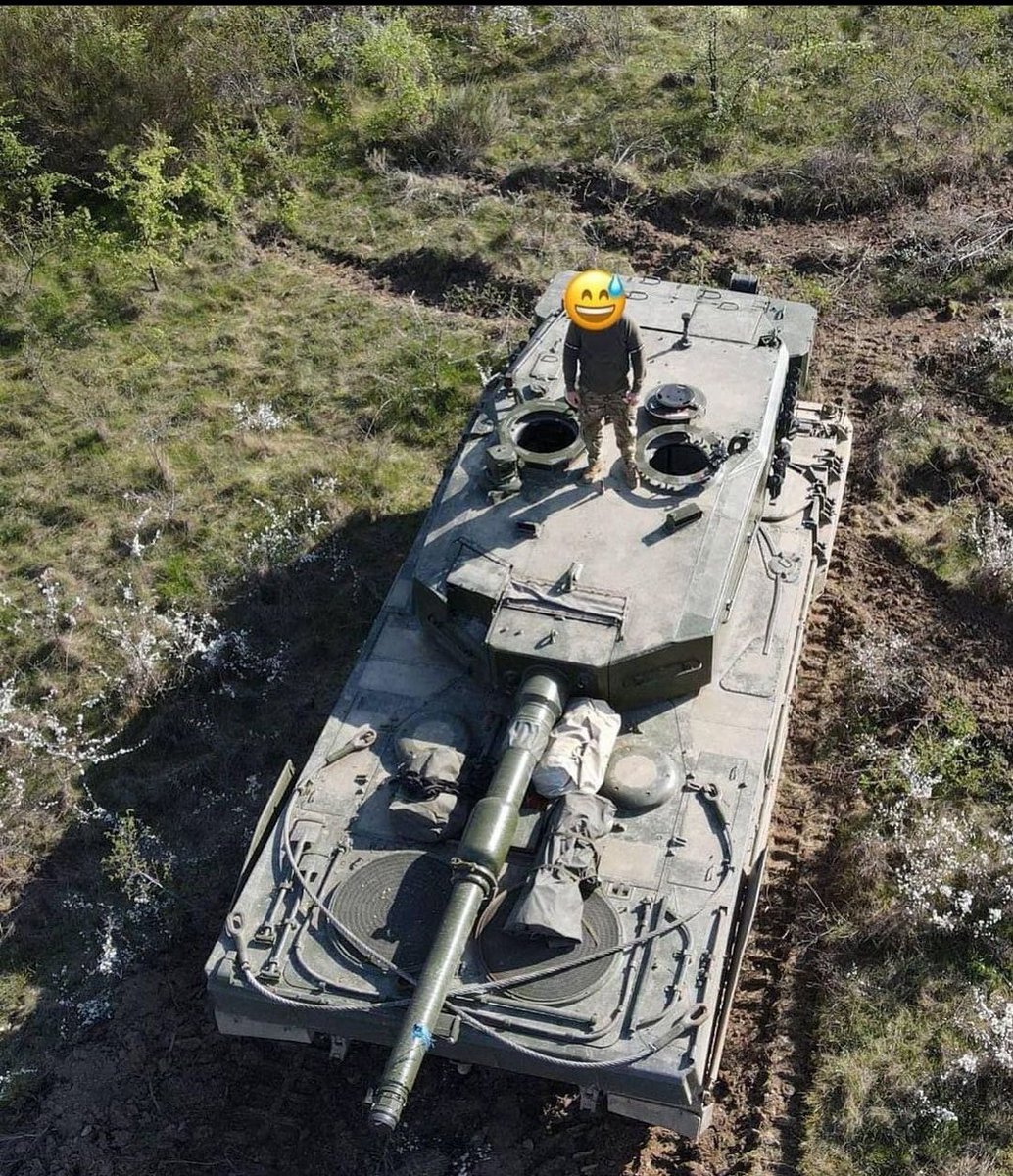TRUFAULT's tweet photo. Uno de los Leopard2A4 de #Noruega, ya en #Ucrania.
🇺🇦🇳🇴🫡
#Norway #Ukraine #Tank #UkraineWar #Tanks #war #ukrainecounteroffensive #UkraineRussiaWar #Ofensive #Leopard2A4 #NATO #OTAN #nicebody https://t.co/aGTEU2JDHb