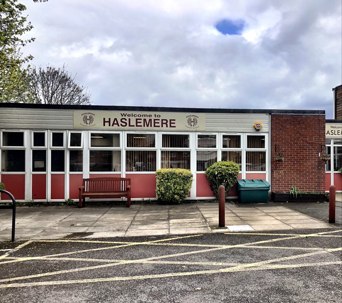 CarolineLawrenc's tweet photo. Thanks to @Wimbookfest for sending me into 3 Mitcham Primary Schools last week to do #WritingWorkshops w/ free book giveaways! Good luck with the #YoungWritersComp on the theme of 'Home', kids! π https://t.co/ZvmfZR3BMe