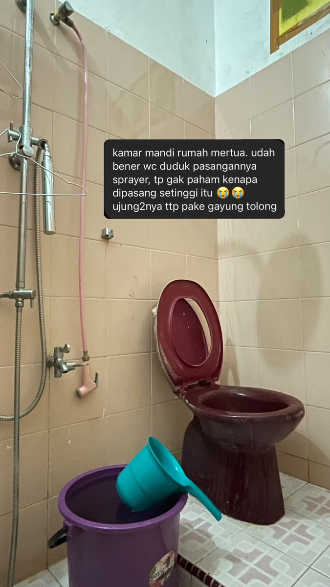 biasalahanakmud's tweet photo. Kumpulan keabsurdan rumah mudik orang-orang. 
a thread. https://t.co/DnGCHk2qVq