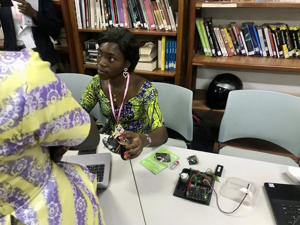 #GirlsInICTDay in Benin 🇧🇯 - Kudos to @LokossouKatia , our @microbit_edu champion 🏅,and #TechEducator at @codeclub_benin / @Tech4Youth1 for continuing to playfully inspire girls to pursue #Tech careers 👩🏽‍💻🚀

🎯 #Tech4Girls #RoleModel

@bjlaurenceau @MahondeDjanabou @JoBruffaerts