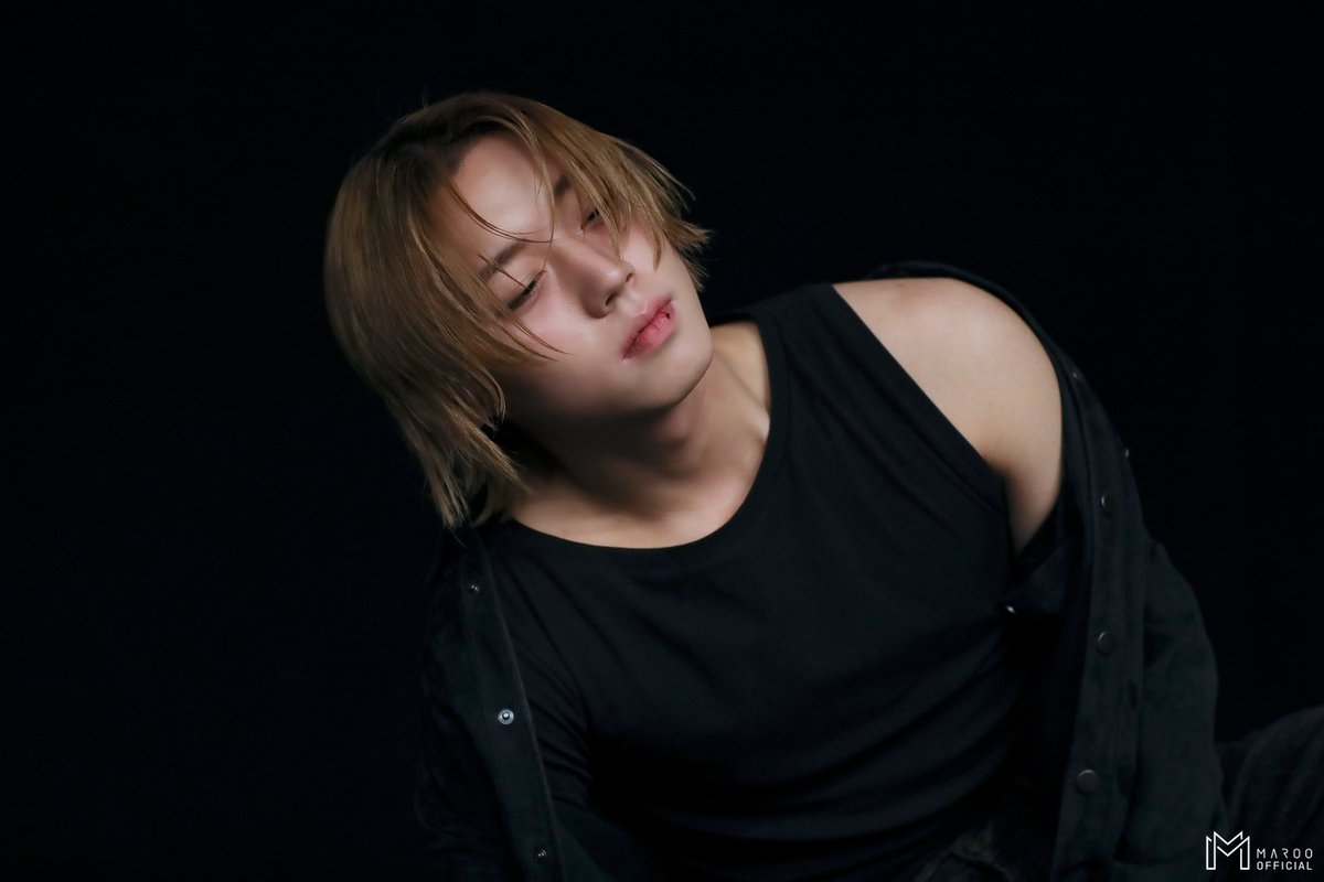daystar_990529's tweet photo. 퍼스트룩 화보 비하인드 #박지훈 
https://t.co/AKqFkcLTLN https://t.co/wo50vbg4Xa