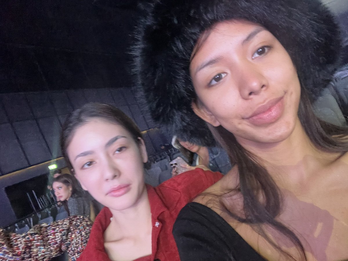 Elsa.official tweet media