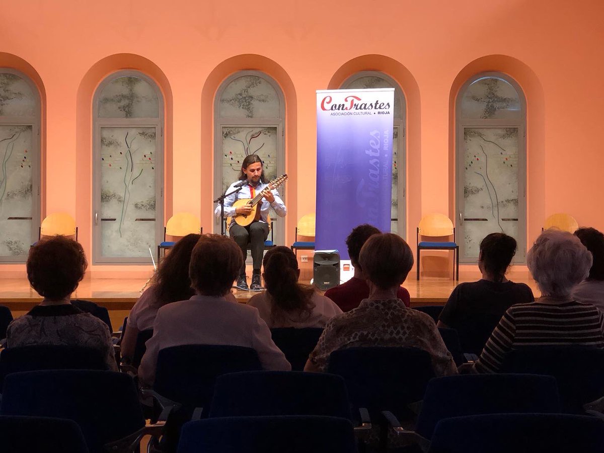 plectrorioja's tweet photo. Imágenes del original concierto de William Humberto Posada Estrada en el @conser_logrono . Desde Colombia en La Rioja @lariojaorg @riojacultura de la mano de ConTrastes-Rioja. Asociación Cultural @plectrorioja @FEGIP1 https://t.co/LTxty0STXR