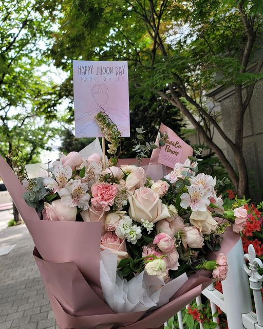 seojihoon__'s tweet photo. https://t.co/0hpEbxgq6D