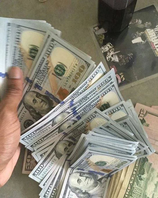 pinky_bellaa's tweet photo. I'm totally amazed , I never thought I could make this from bitcoin trading!
I met @markfloxx here on twitter with a bunch of people talking about how they benefitted from trading as well.
I decided to give bitcoin trading a try with $500 and here's what I got today🥰🫶 https://t.co/hLxLRKEfVw