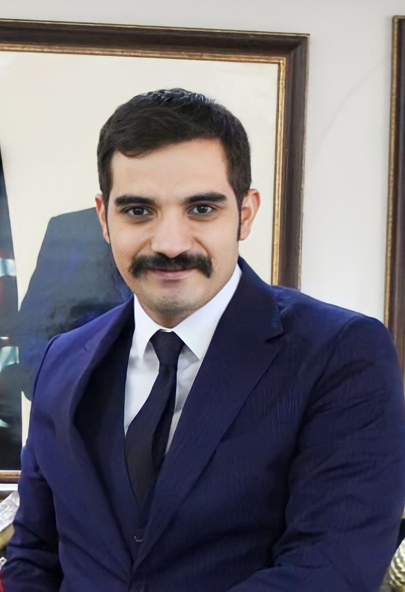 selmaateskazanc's tweet photo. Görmezden geldiniz...

Kardeşim Sinan Ateş'in katillerini, azmettirilenlerini görmezden geldiniz.

Andolsun hesaplaşmadan, helalleşmeyeceğiz.

Adil Türk yargısının önünde hesap vereceksiniz.

@buyukataman 
#SinanATESicinAdalet https://t.co/nyufNUlwYC