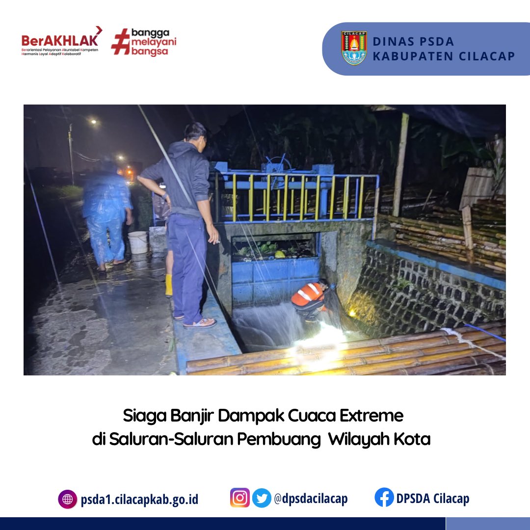 dpsdacilacap's tweet photo. Siaga banjir dampak cuaca ekstrem di beberapa saluran pembuang di wilayah kota Cilacap. Tim Siaga Banjir Dinas PSDA melalukan pembersihan sampah dan kontrol bukaan pintu air saluran pembuang pada Sabtu 29 April 2023 dini hari.
#psda
#psdacilacap
#dpsda https://t.co/h7oVIqZp5x