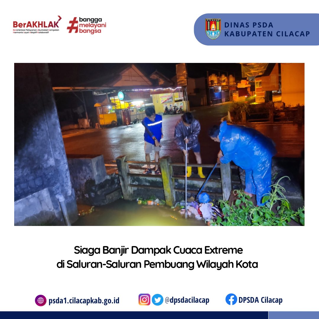 dpsdacilacap's tweet photo. Siaga banjir dampak cuaca ekstrem di beberapa saluran pembuang di wilayah kota Cilacap. Tim Siaga Banjir Dinas PSDA melalukan pembersihan sampah dan kontrol bukaan pintu air saluran pembuang pada Sabtu 29 April 2023 dini hari.
#psda
#psdacilacap
#dpsda https://t.co/h7oVIqZp5x