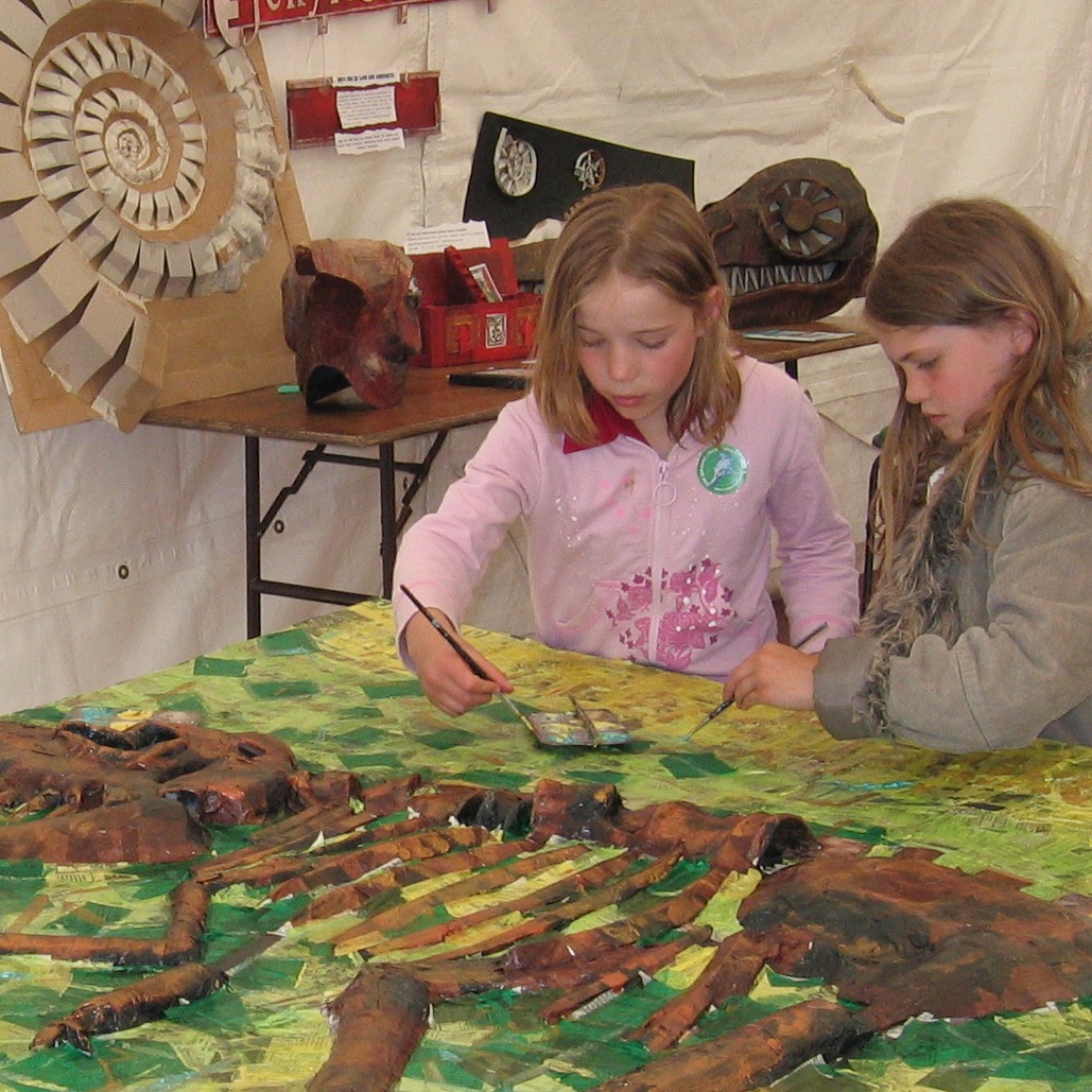 DarrellWakelam's tweet image. Hard to believe but I think this will be the 16th year in a row where I&apos;ve worked at this fabulous event, with lots of future artists and scientists. 👍 #FossilFestival