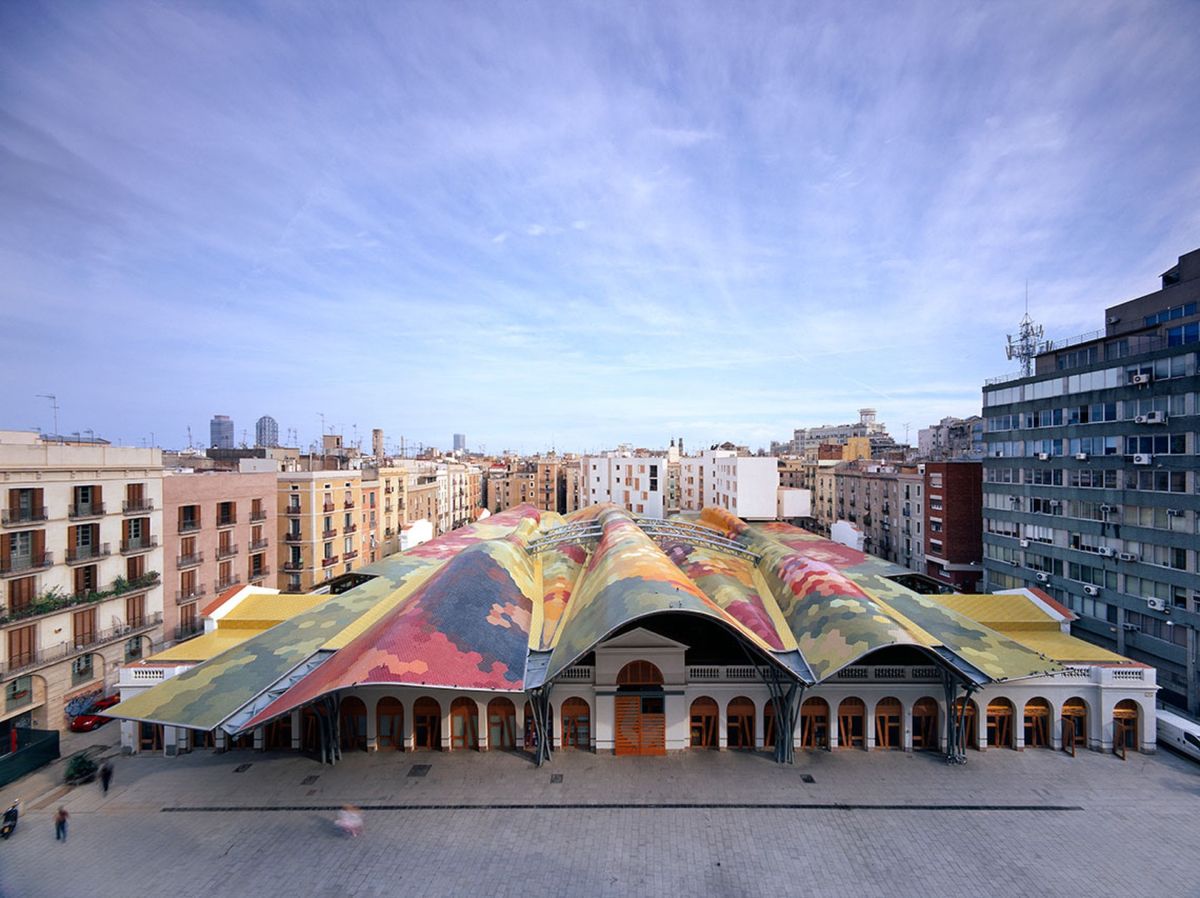 ArchDaily's tweet photo. Barcelona City Guide: 23 Places to See in Gaudi’s Birthplace https://t.co/8EoaawLM3h https://t.co/GdKmH9bW1p