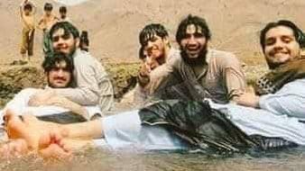 Jalalwu2's tweet photo. له دې انـځـور سره 
یوه فلسـطیني ځوان په ټوېټرڪې داسې لیڪلي وو: 
په افغانسـتان کې د موجوده واکمنۍ لپاره دا ډول ځـوانان شڪرانه شوي دي.
اسـتشهادیان تقـبلهم https://t.co/6qwryyxdpF