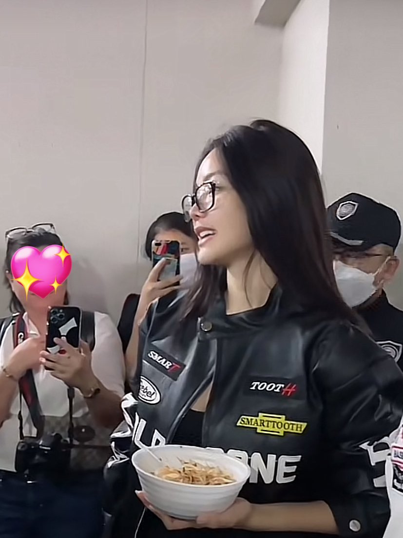 fa_chawan's tweet photo. เเกว่าเเฟนปะ  เราว่าโครตเเฟนอะ 👀 https://t.co/0PRnqAFipI