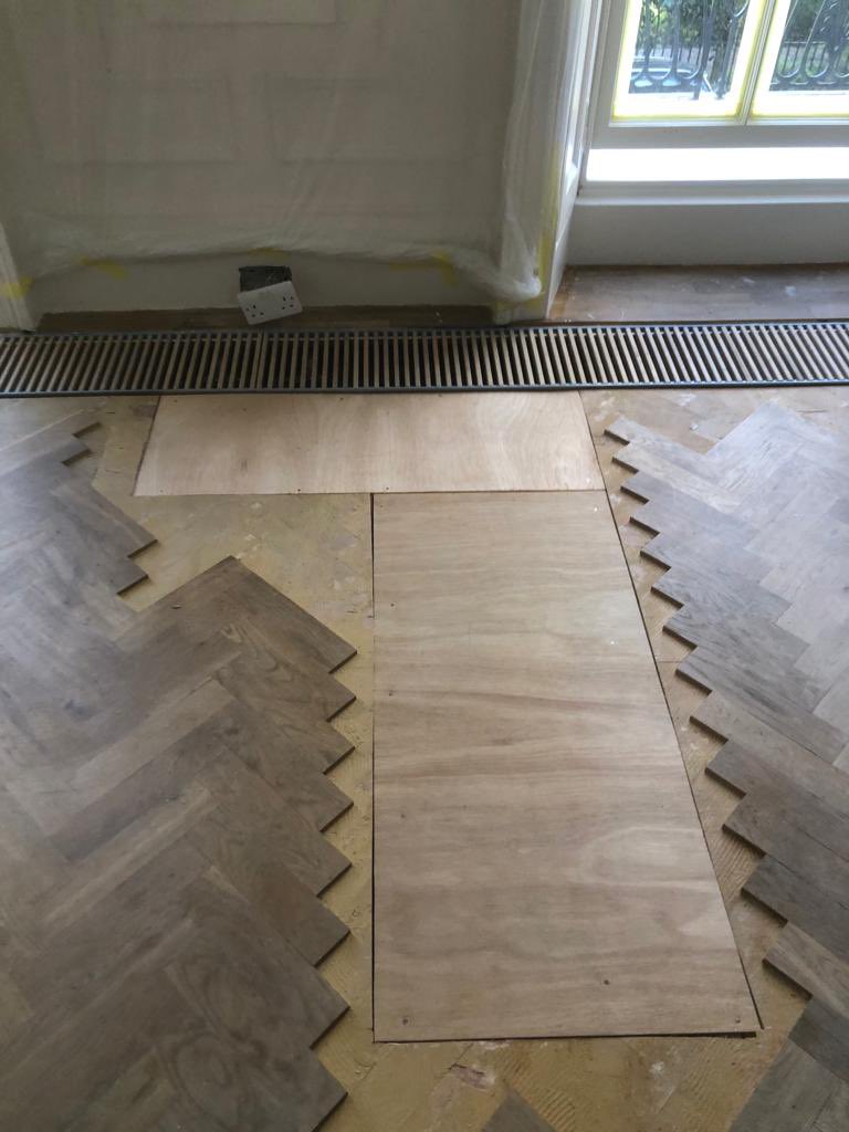 planet_flooring's tweet photo. New floor radiator's installed into this old oak herringbone floor in central London. Repairs to reinstate border and part of the field. Then a re sand and seal using #Loba #EasyPrime and #Viva 
#parquet #oak #herringbone #flooring #Loba #repairs https://t.co/x7NbqrpdcL