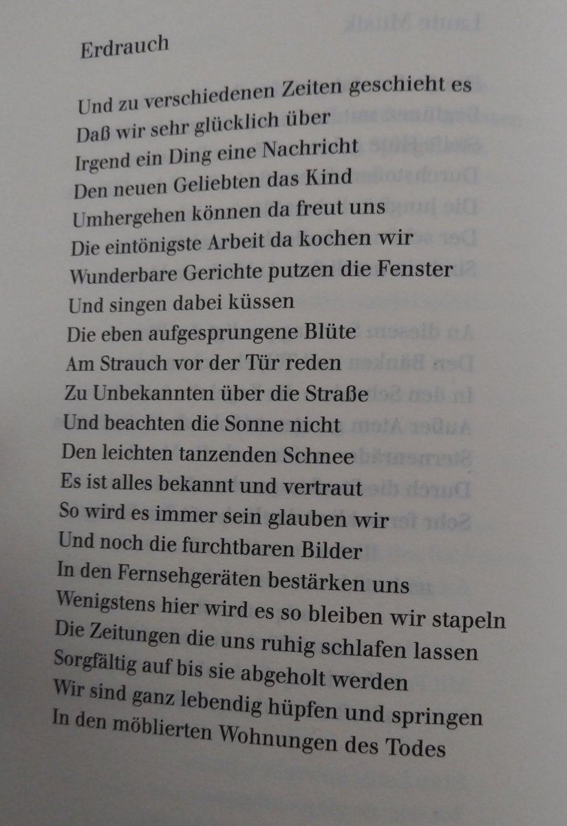 LEBLANCGabrie12's tweet photo. Die Zeitungen die uns ruhig schlafen lassen... #SarahKirsch #Erdreich https://t.co/jBeqc7rH50