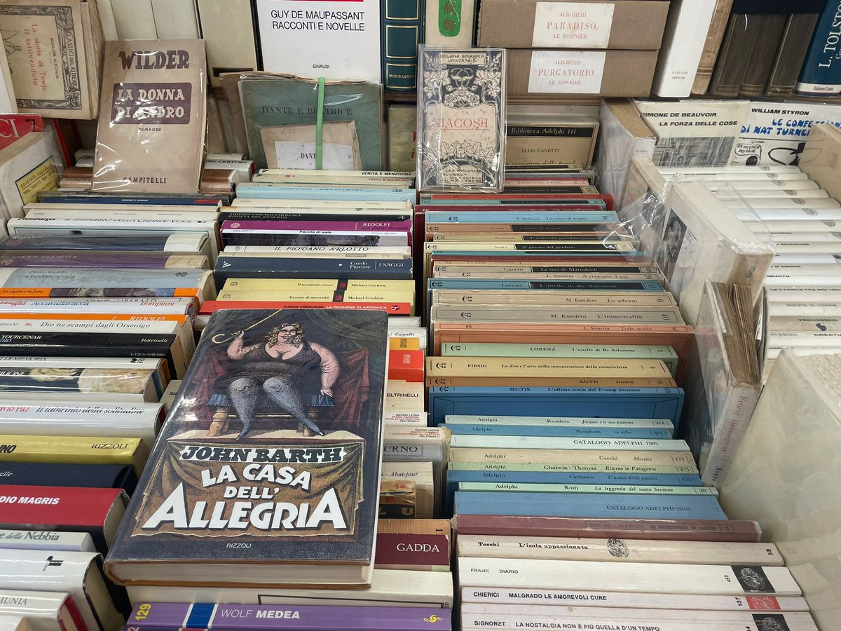 Rogervan_R's tweet photo. Feria del Libro de #Bologna https://t.co/JGQTV47sg0