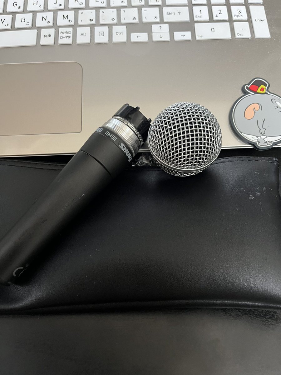 thefoo_ryo's tweet photo. 今日のスタジオで最終的な確認ダァ！
マイクのメンテナンスもOK🎤

#当日はワイヤレス借りるけども

多少キーがズレたっていいじゃないか！魂の声を聞いてくれ😘 https://t.co/NEFaP3wNAd
