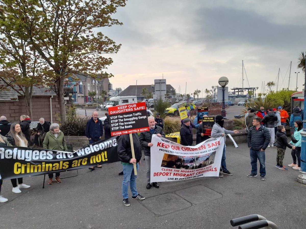 Vigilantefilly's tweet photo. Week 8 of protests against the illegal unvetted migrants being housed in a Hotel in Bangor County Down. 

A FOI to the local council revealed no planning application for change of use and no public consultation about the housing of unvetted migrants. 

The protestors, https://t.co/QqEJKWjxqH