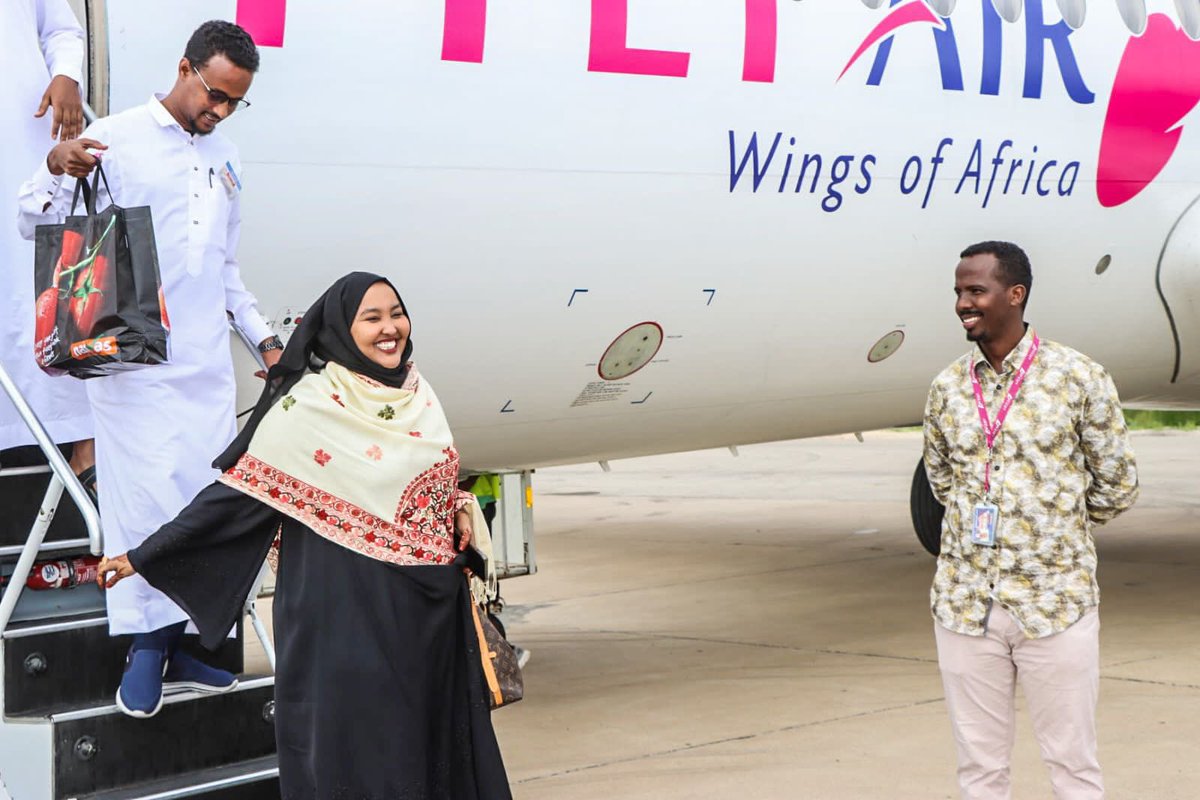 Asmali77's tweet photo. .@CMAKenya boss Ugas Mohamed, Commissioner @Hon_FatumaGedi and Wajir County MP @FatumaJehowMP arrive for the grand launch of #iMall. https://t.co/GEQ8bsEfRF